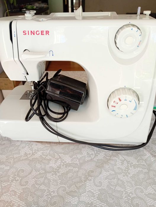 Продавам шевна машина Singer.