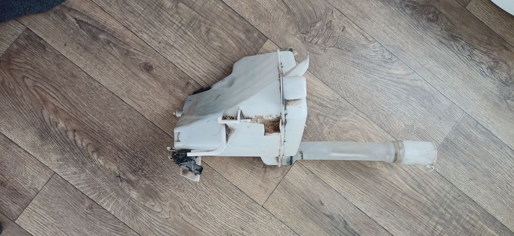 Бачок омывателя  прадо  120