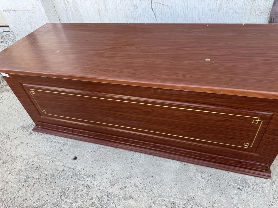 Ofis stoli yarim narxida