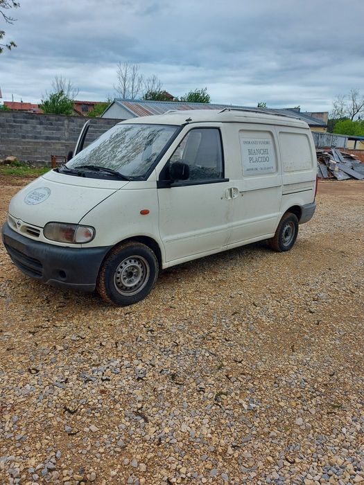 Nissan Vanette 2.3d на части !!!
