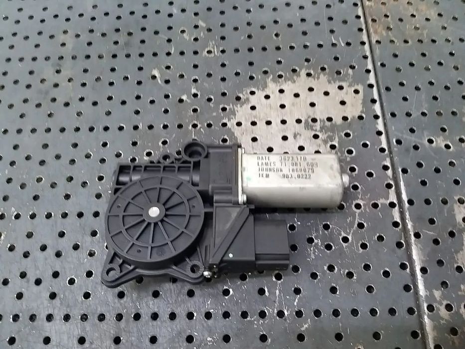 Motoras macara dreapta spate bmw seria 3 e90 71001603 1060079 9030222
