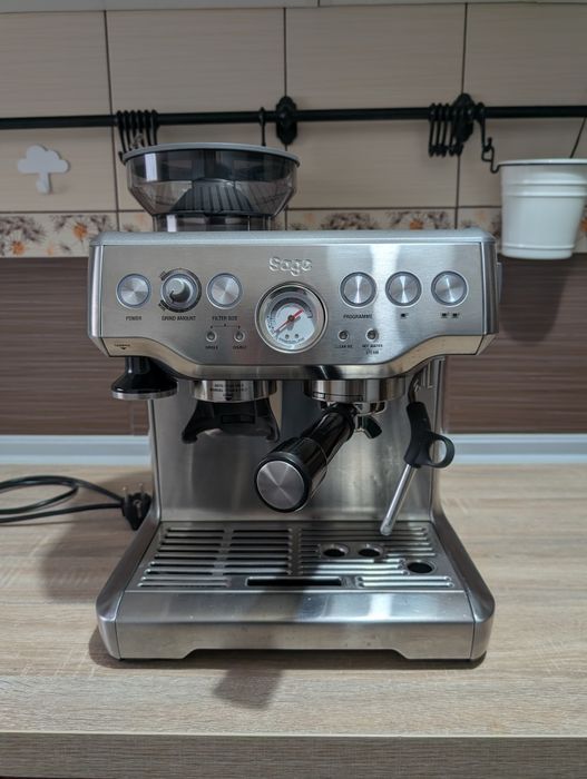 Espressor SAGE Barista express BES875