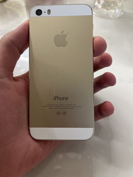 Продам айфон 5s золотой