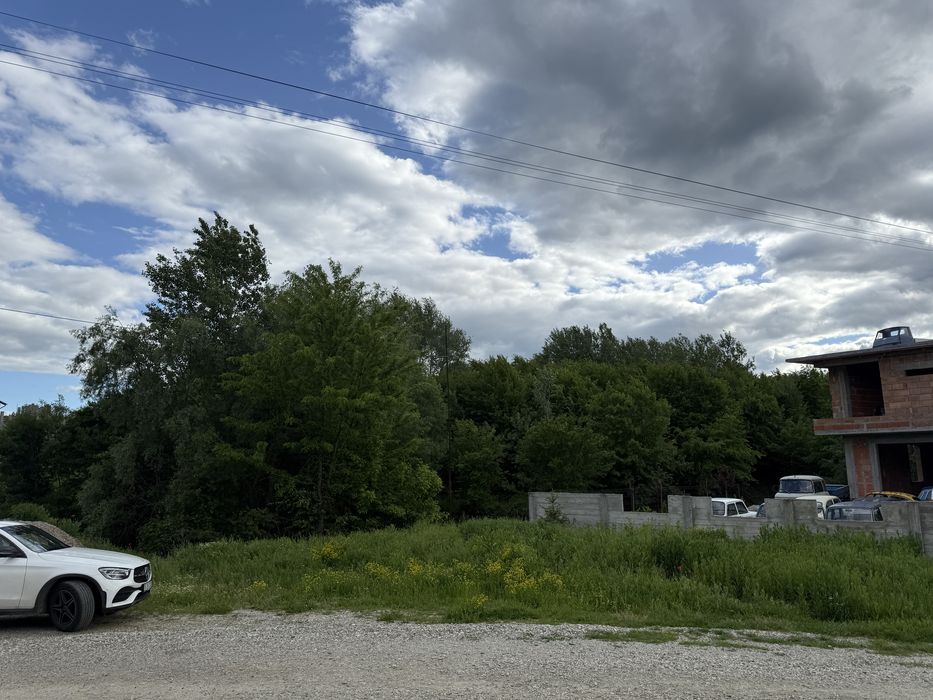 Teren Intravilan 8400 mp Budesti - Rm Valcea toate utilitatile 10€