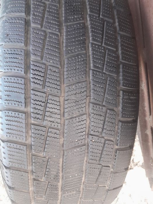 Продам комплект зимней   резины  .R 16
