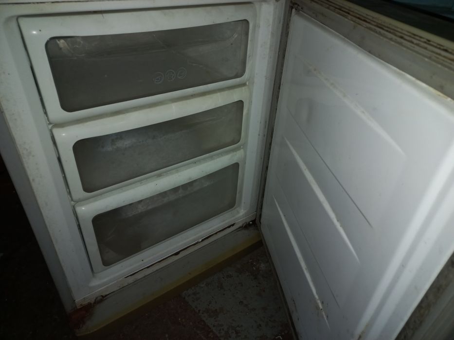 Продам Холодильник LG