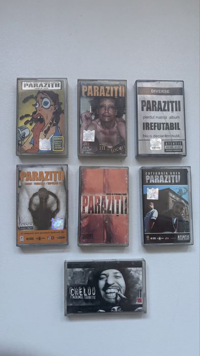 CD-uri, casete, tricouri Parazitii/Ombladon/Cheloo