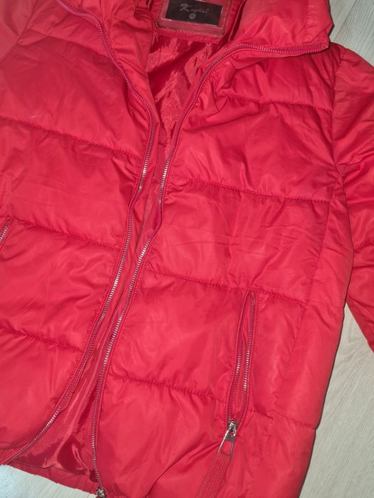 Продаю куртку осень весна