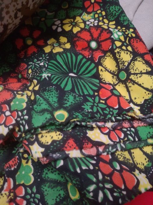 Продам ткани, материал 1*3м и 1.5*2м в основном