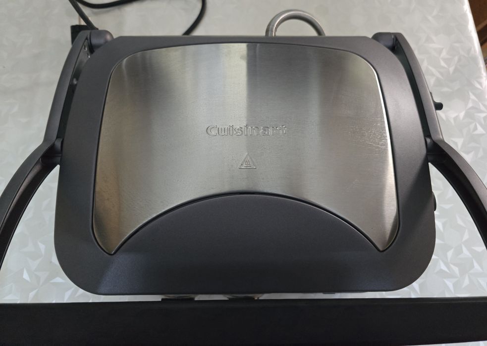 Gratar electric Cuisinart GR47E (1600W, 240°C, plăci de aluminiu)