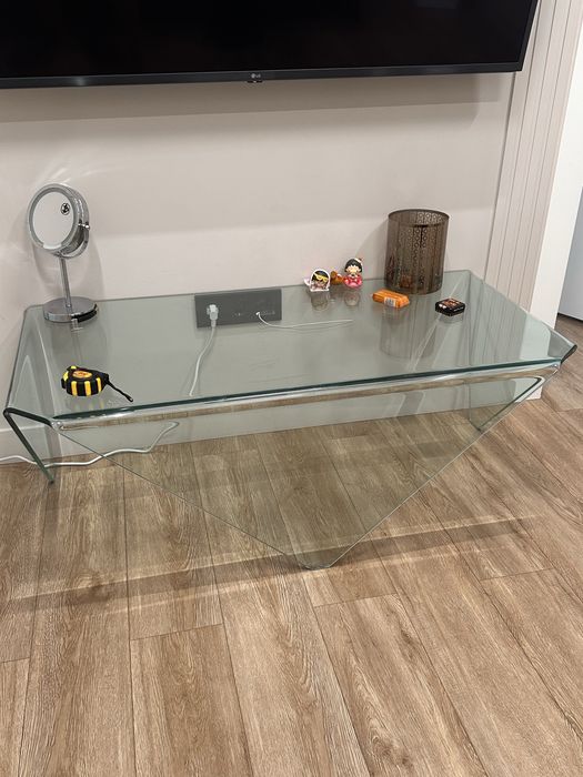 Столик журнальный стеклянный