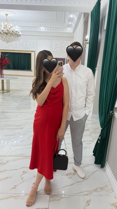 Продам красное атласное платье