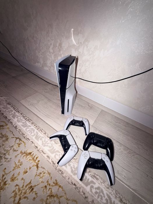 Playstation5 Slim и 4джойстик и Ps plus