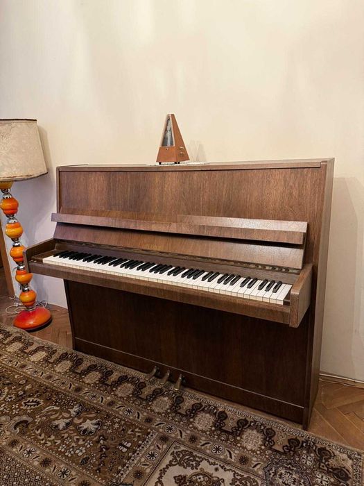 Пиано Petrof в отлично състояние