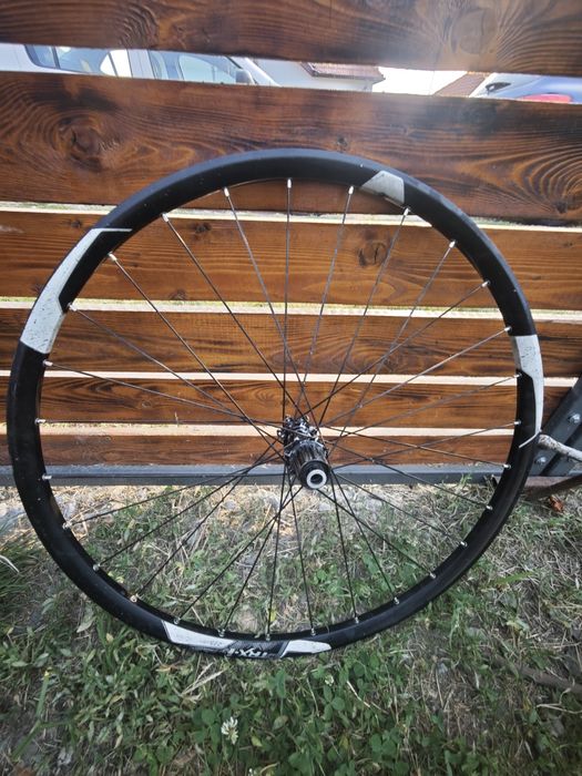 Roti mavic deemax ultimate 27.5 si roata spate giant 27.5