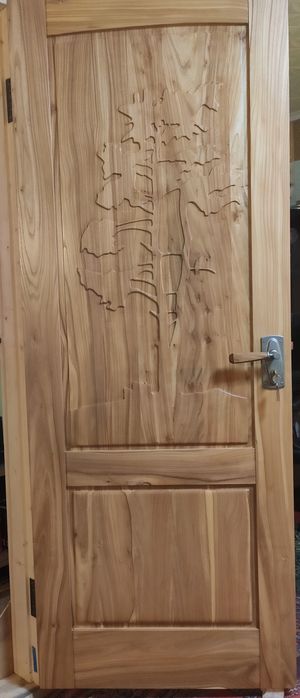 Дверь деревянная