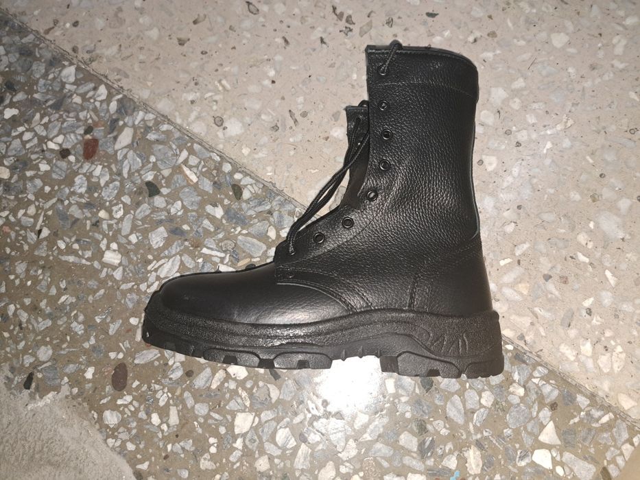 Продам зимние берцы