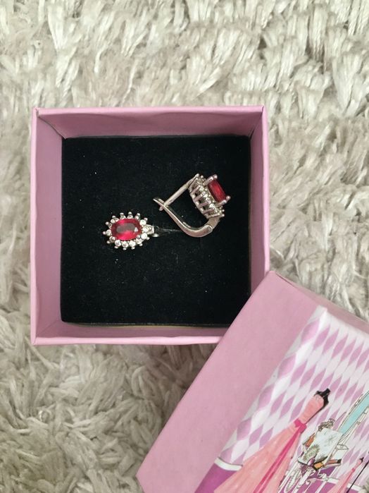 Обеци от сребро с цирконии