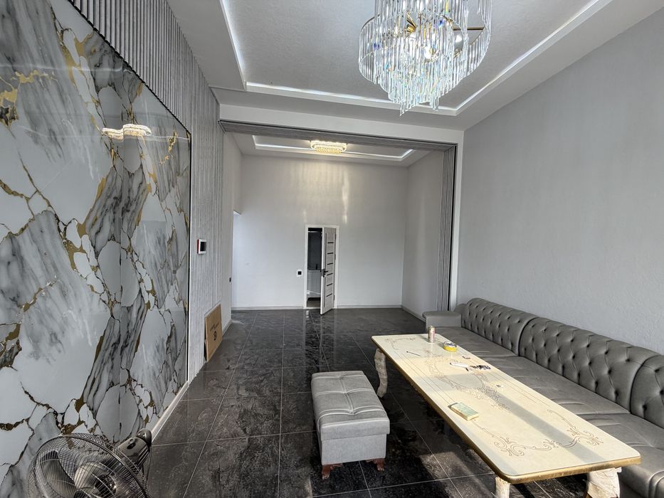 Binoni 2chi va 3chi qavati arendaga beriladi