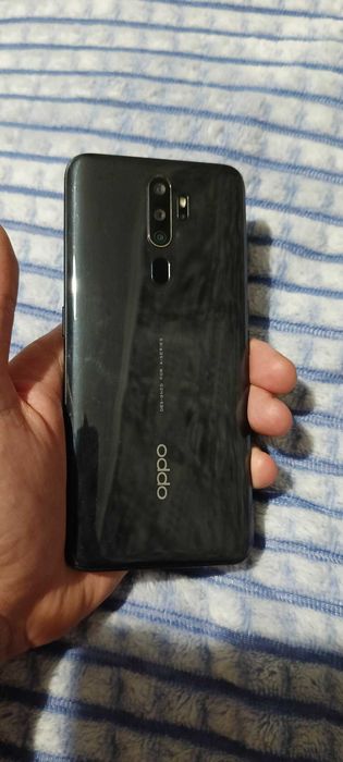 Продаю OPPO A5 2020 год