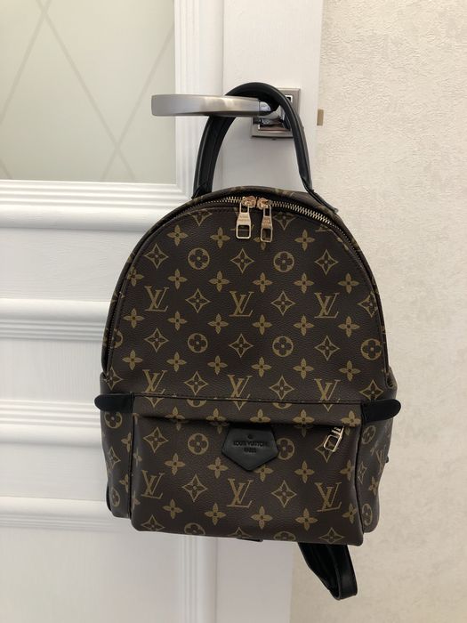 Удобный, стильный рюкзак!