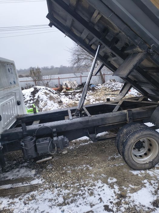 Vând Ford tranzit basculabil