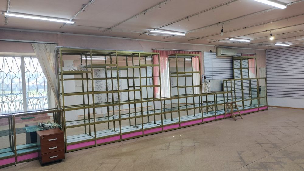 Продам магазин  "Сюрприз"