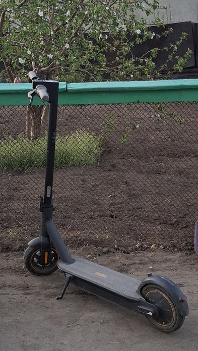 Продамэлектро самокат ninebot g30max