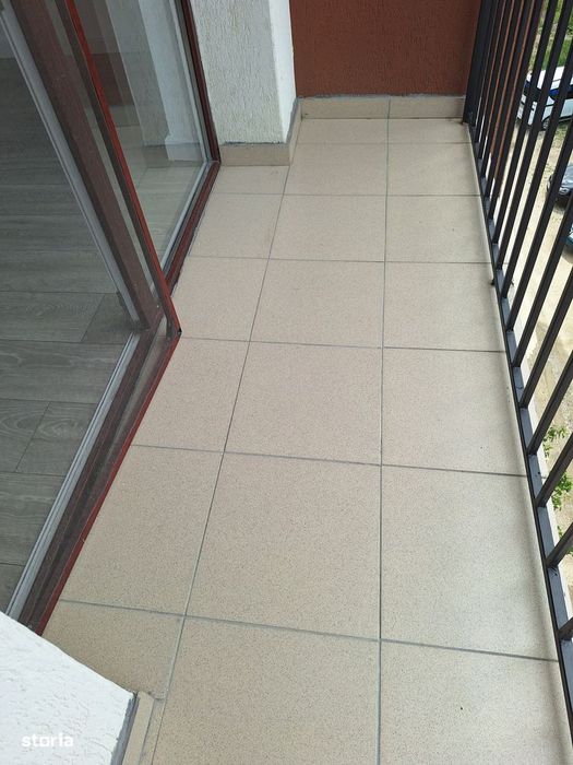 Apartament cu o camera, balcon, zona Florilor