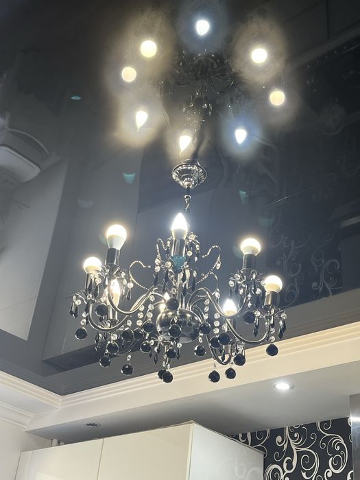 Продам люстры