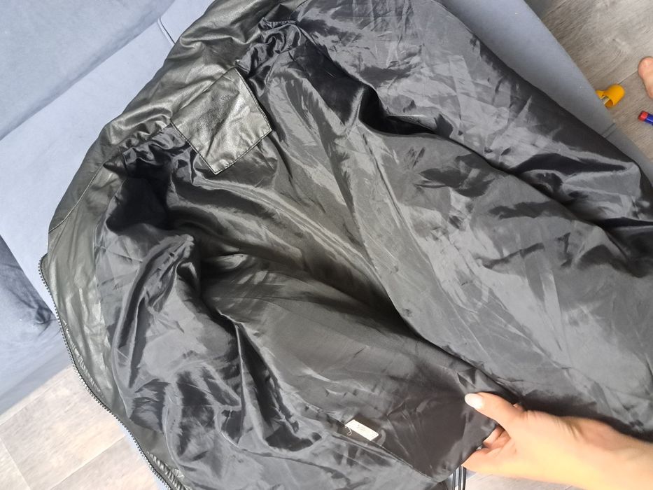 Продам куртку на весну-осень