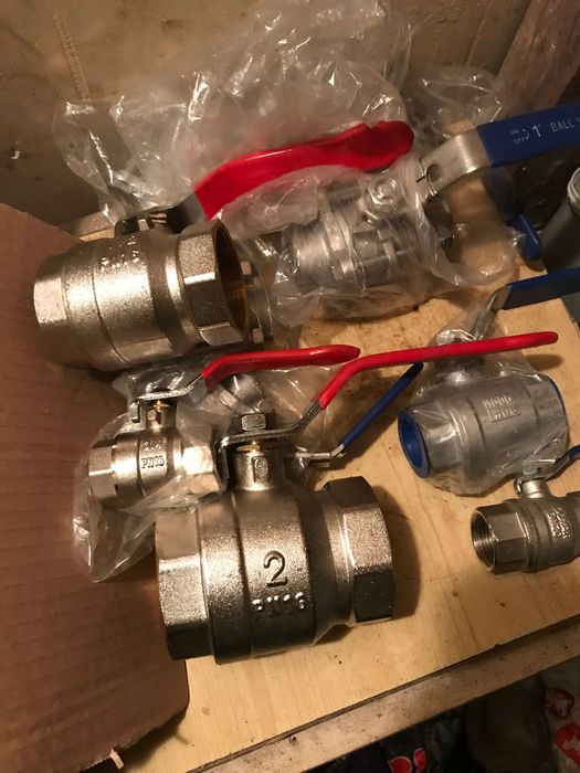 Спирателни кранове фитинги магнит вентили