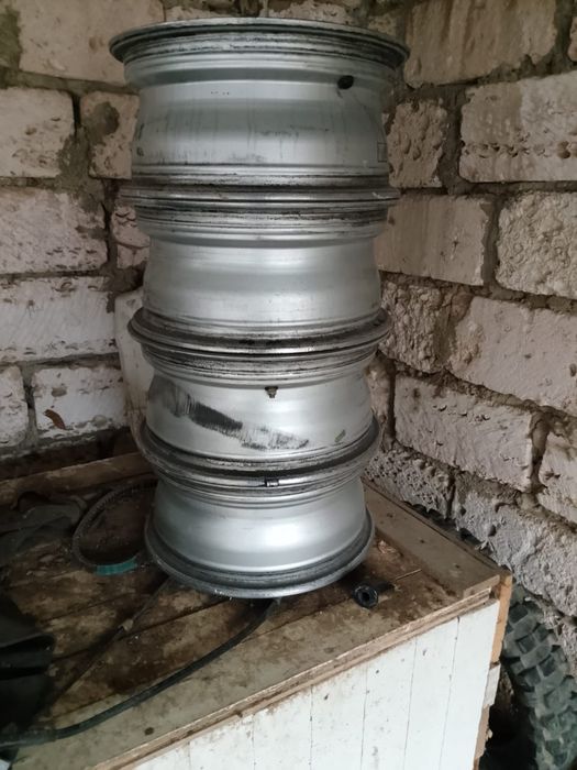 Продам диски р15 на делику