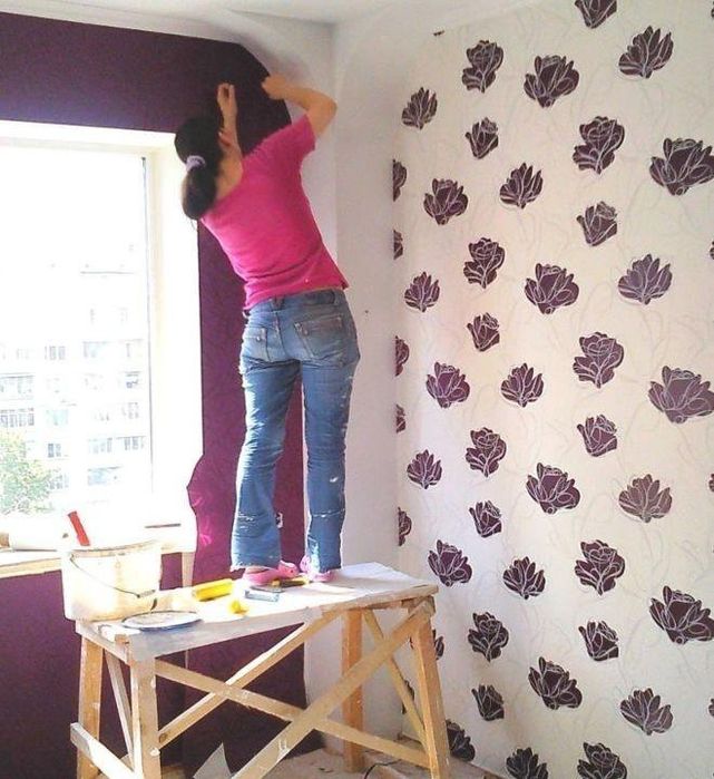 Поклейка обоев...