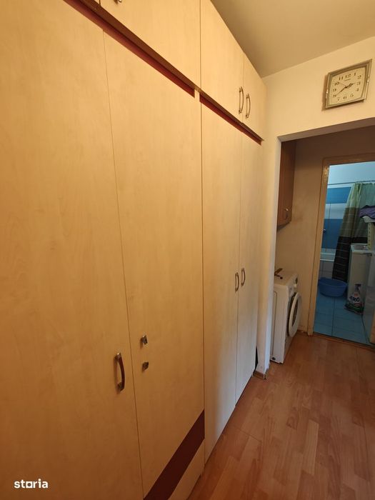 Apartament 3 camere de închiriat, cu balcon