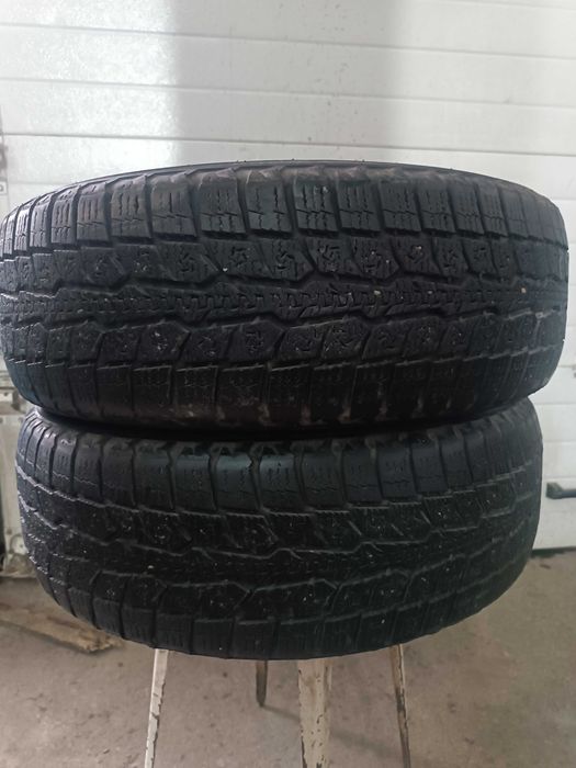 Продам зимние шины R15.