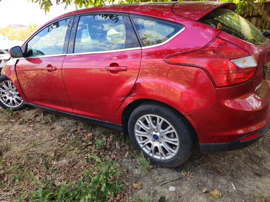 Vand Ford Focus 2012 avariat