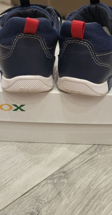 Детски сандали Geox