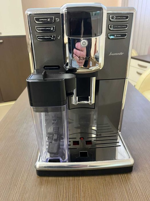 Продавам кафемашина Saeco Incanto с кана за мляко