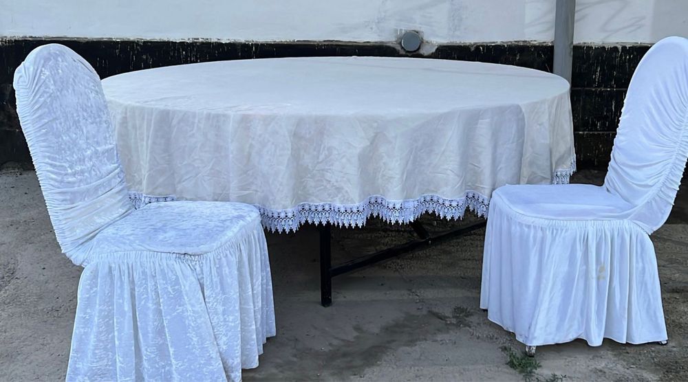 столь и топчан .