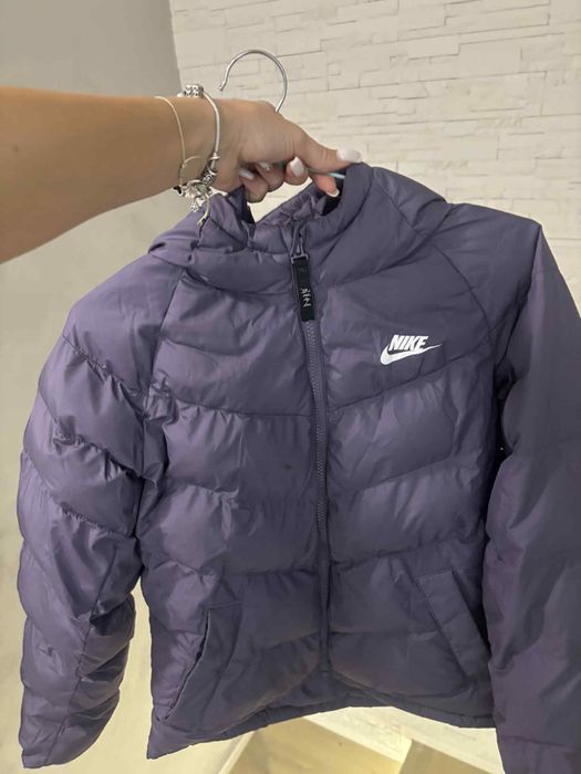 Зимно яке 147-158 см . Nike