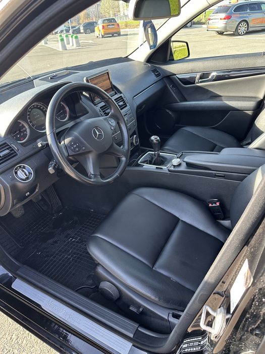 Mercedes benz C200
