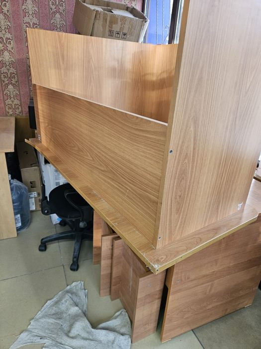 Столы слломанные