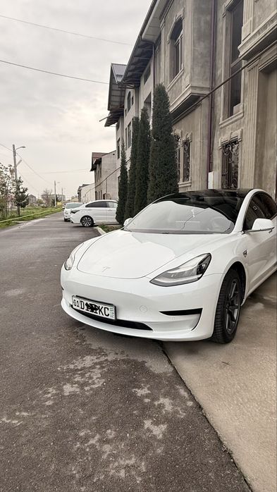 Срочно сотилади Tesla Model3