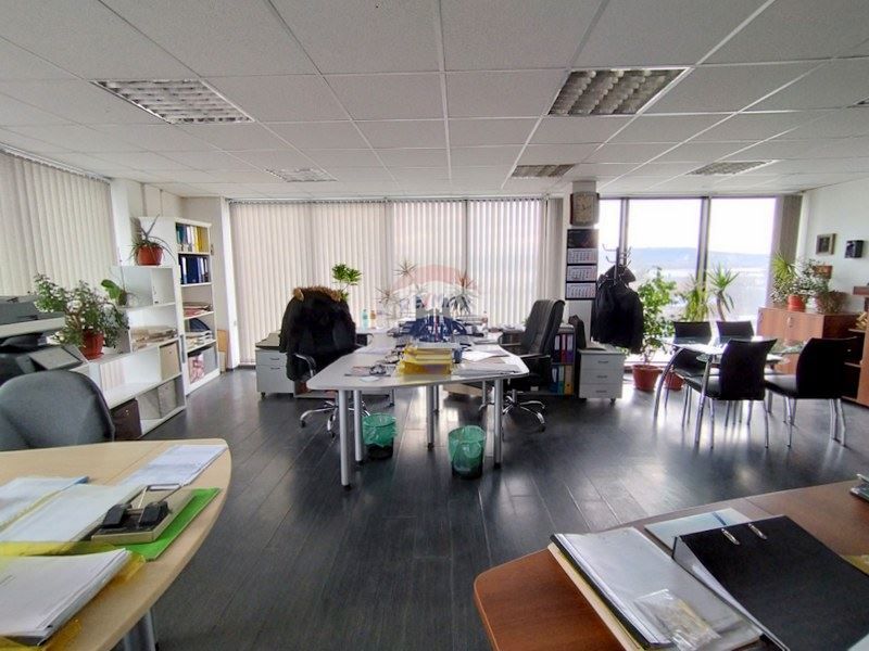 Продава се Офис в Варна, Западна промишлена зона - 89 кв.м за 1574 €/кв.м - Снимка #5