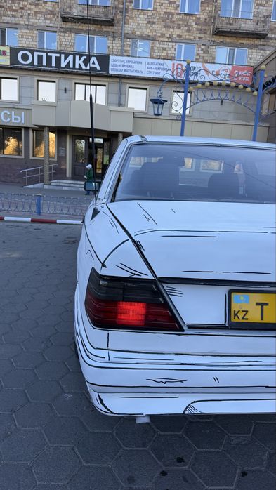 Mercedes-Benz W124