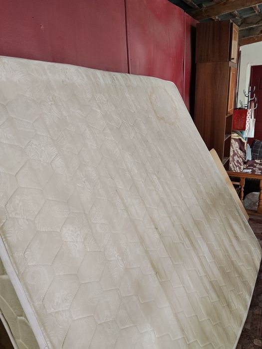 Отдам бесплатно матрас двухспальный