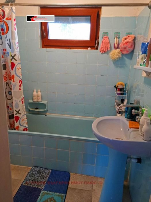 Дава се под наем Етаж от къща в с. Кокаляне, Област София-град - 90 кв.м за 612 € - Снимка #12