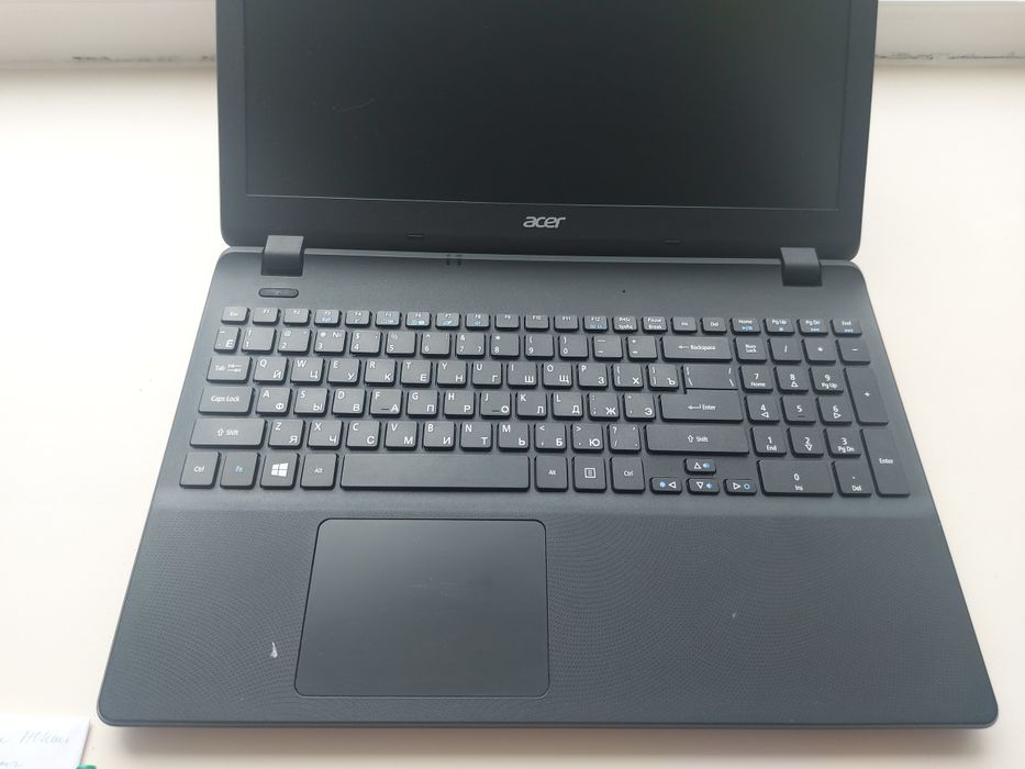 Продам рабочий ноутбуг в зорошем состояний