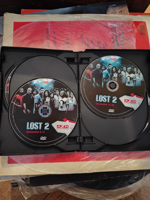 Vând serie dvd uri Naufragiații/Lost 1 și 2